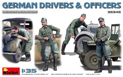 MI35345 1/35 German Drivers and Officer