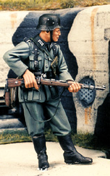 1/35 German Infantryman with Rifle