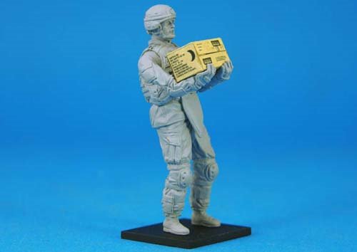 LF0117 1/35 US OIF Soldier at rest
