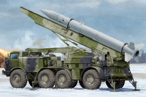 TRU01025 1/35 Russian 9P113 TELw/9M21 Rocket of 9K52 Luna-M Short-range