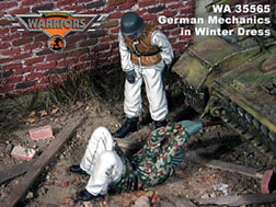 1/35 German Mechanics in Winter Dress (2 Figures)